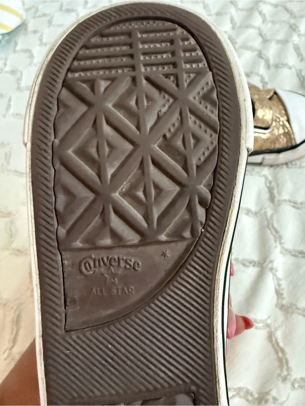 Converse Kids Gold Glitter Velcro Low-Top Sneakers size 8 toddler